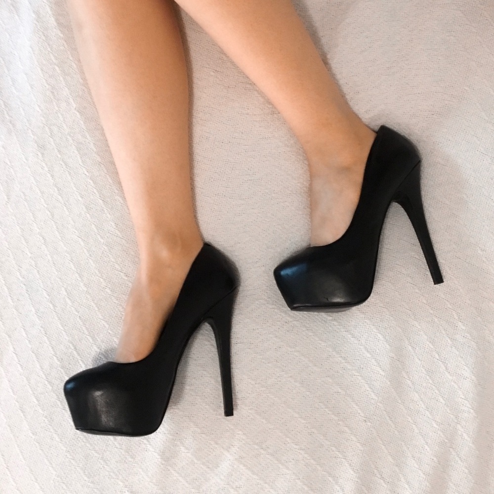 NWOT Steve Madden Platform Heels